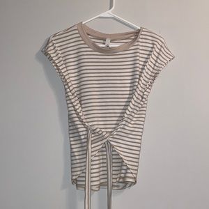 Casual tie front T-shirt size Small
